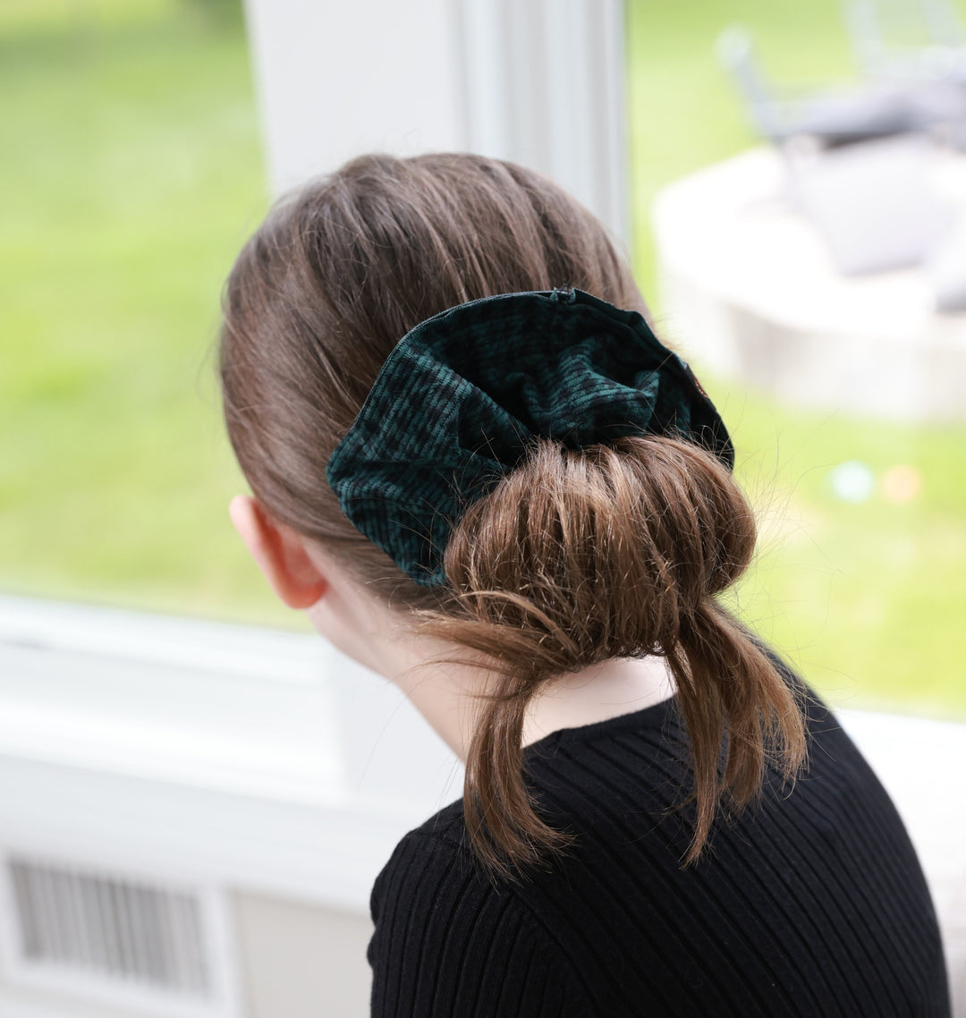 pony scrunchie houndstooth