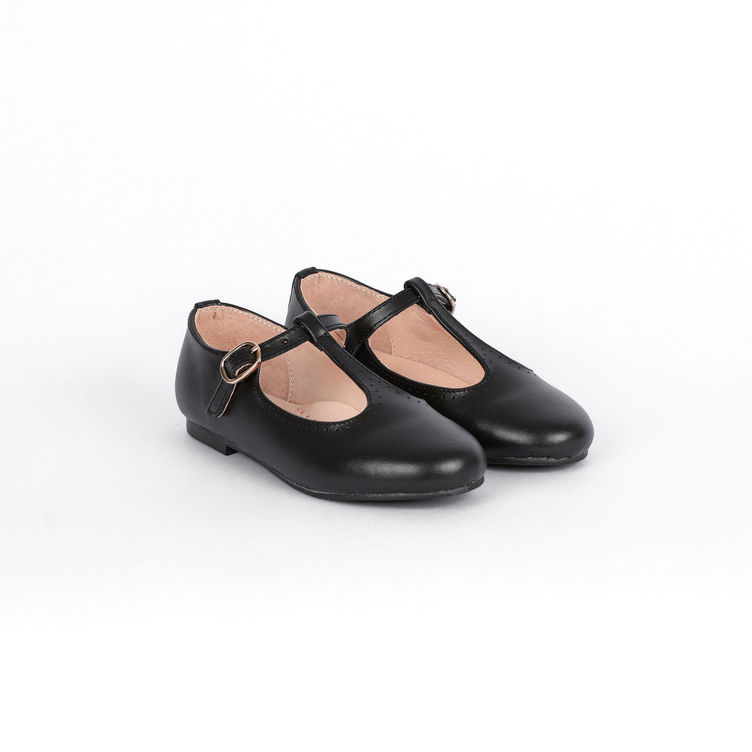 shoes t strap