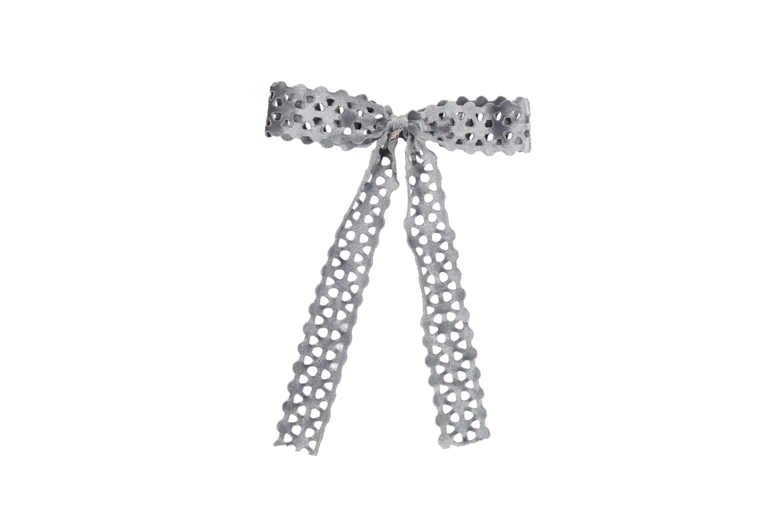 clip eyelet velvet bow