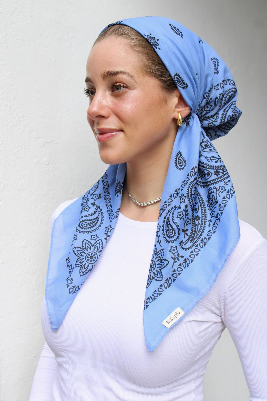 headscarf short pretied paisley