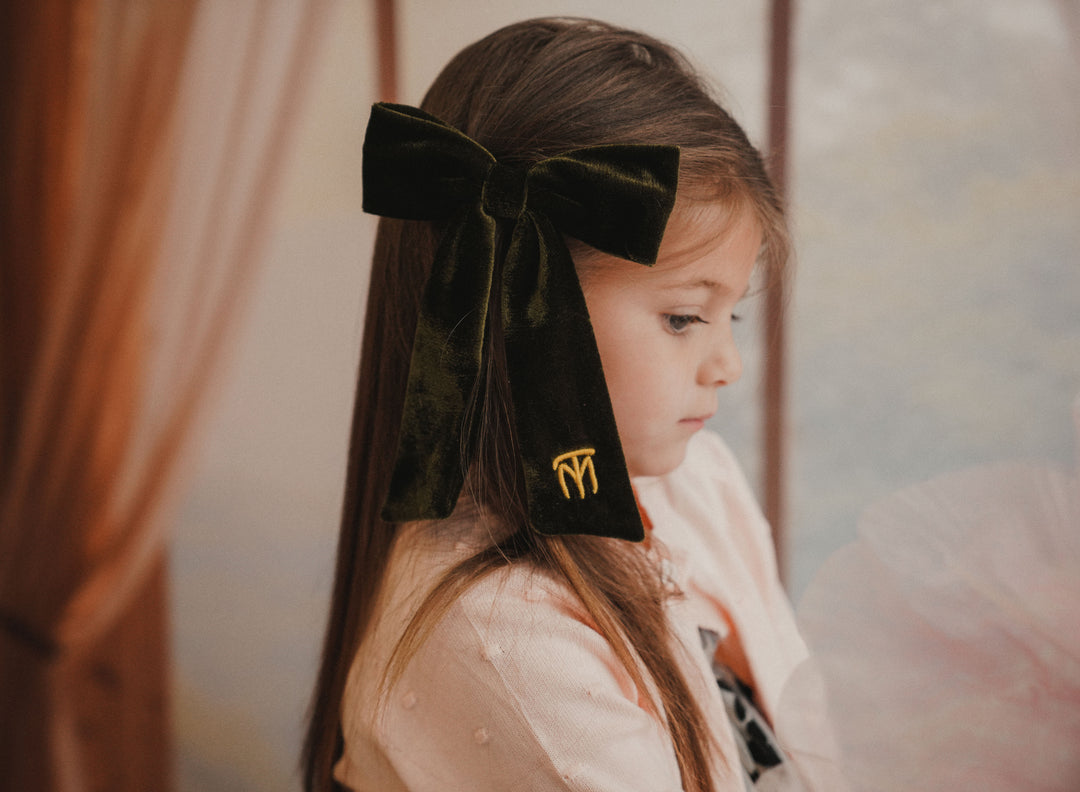 clip velvet bow