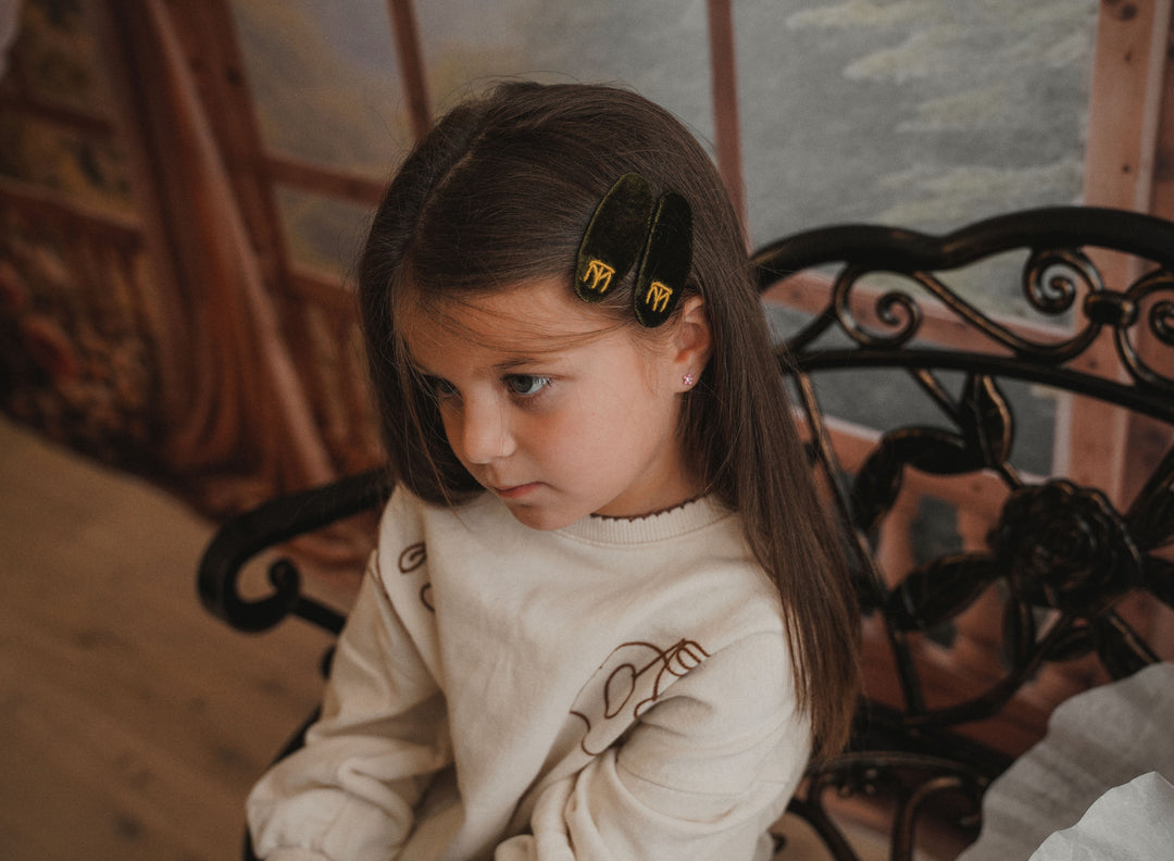 clip velvet barette