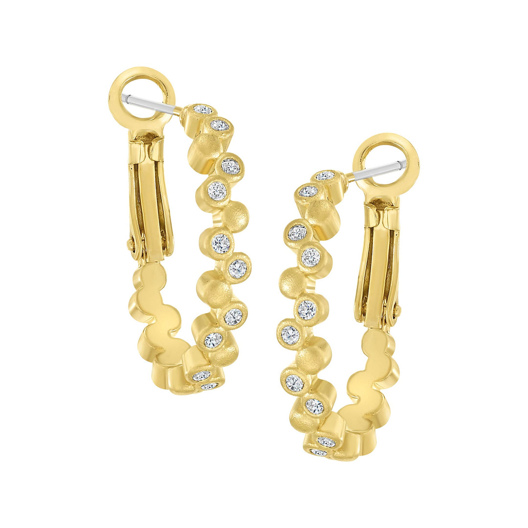 earring huggie fine dotted oval