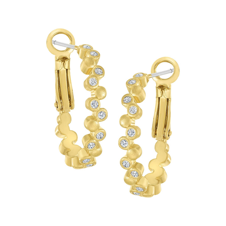 earring huggie fine dotted oval