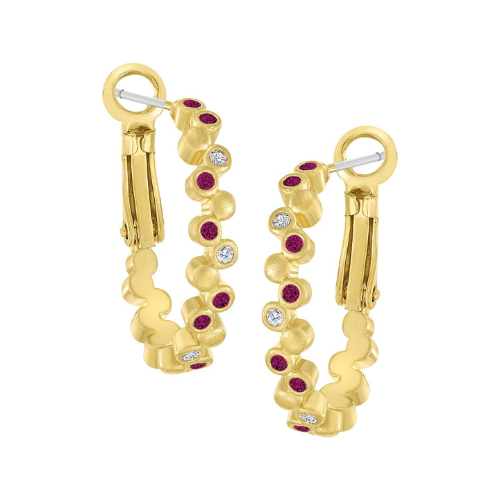 earring huggie fine dotted oval
