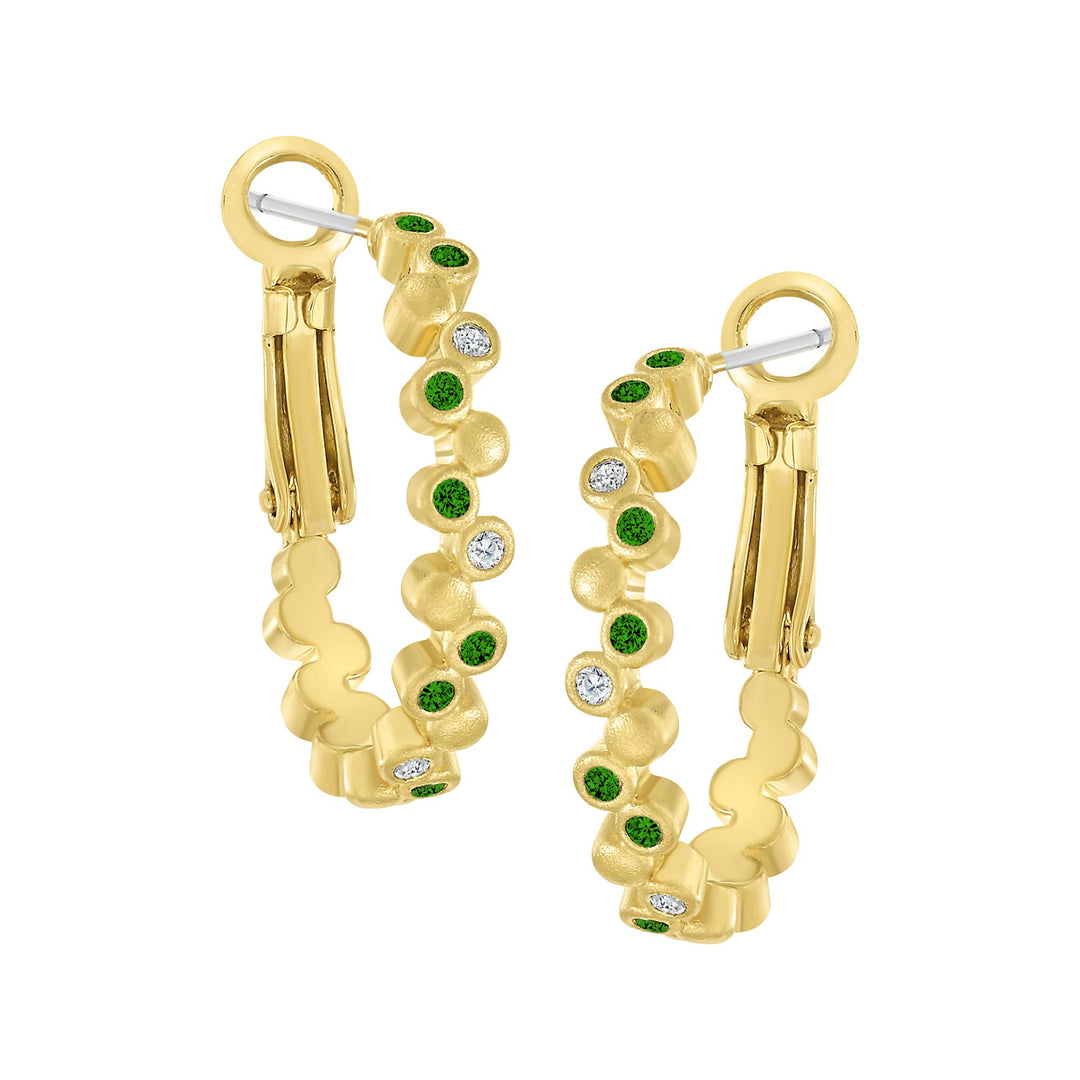 earring huggie fine dotted oval