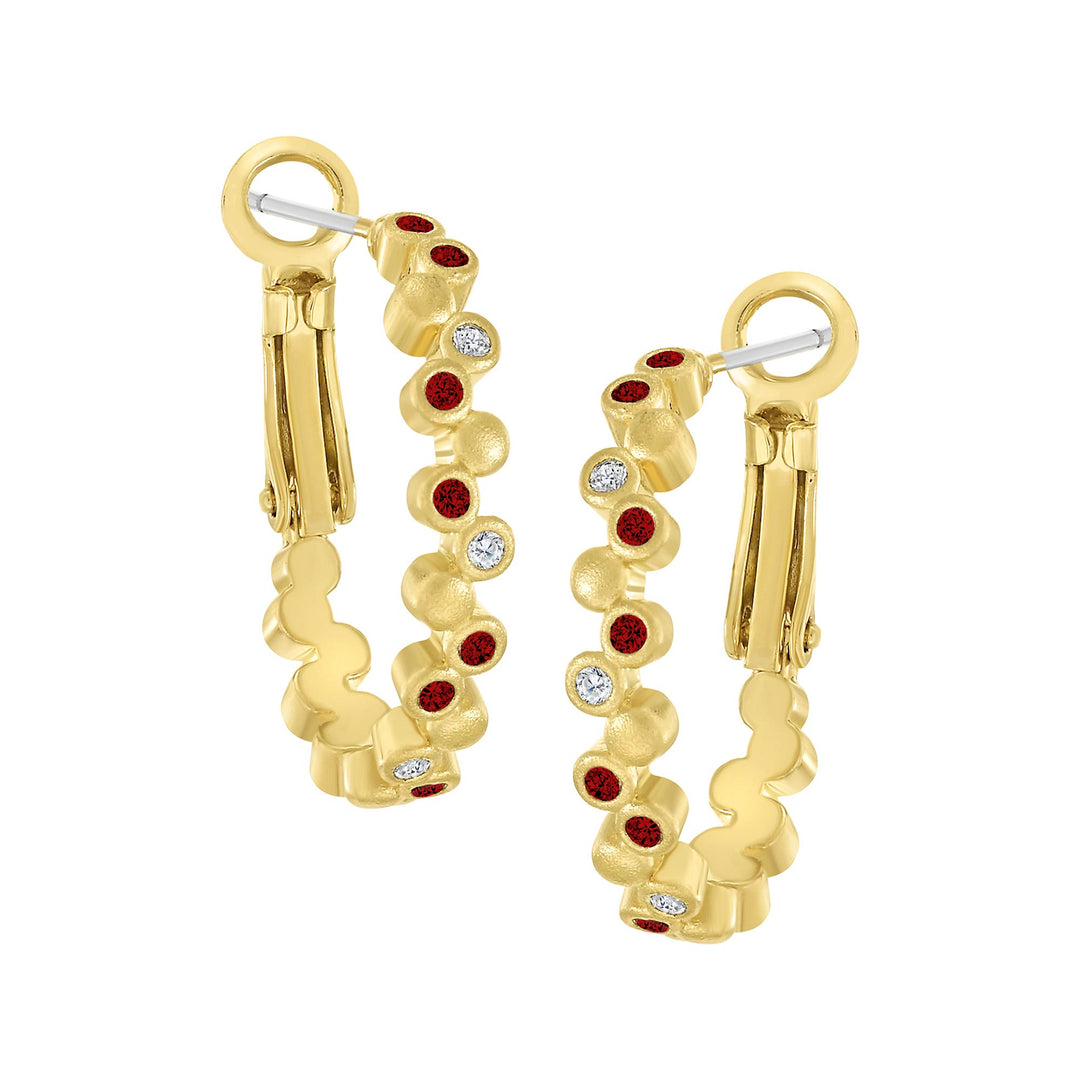 earring huggie fine dotted oval
