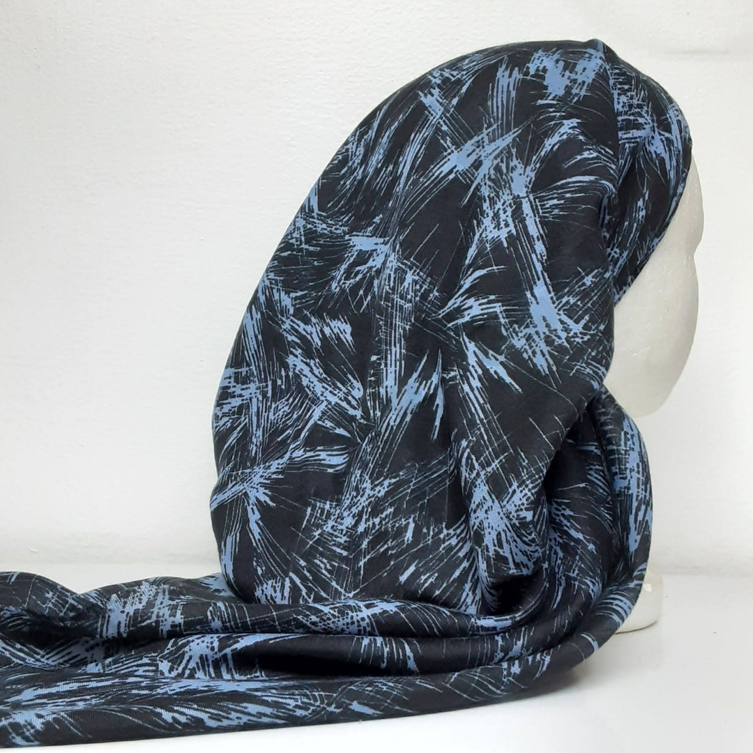 headscarf closed shaded