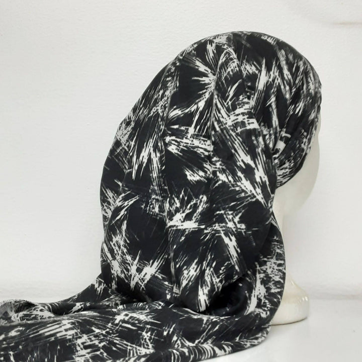 headscarf closed shaded