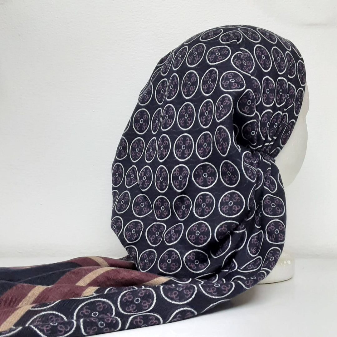headscarf closed circle print tail