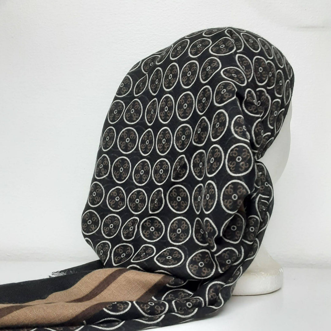 headscarf closed circle print tail