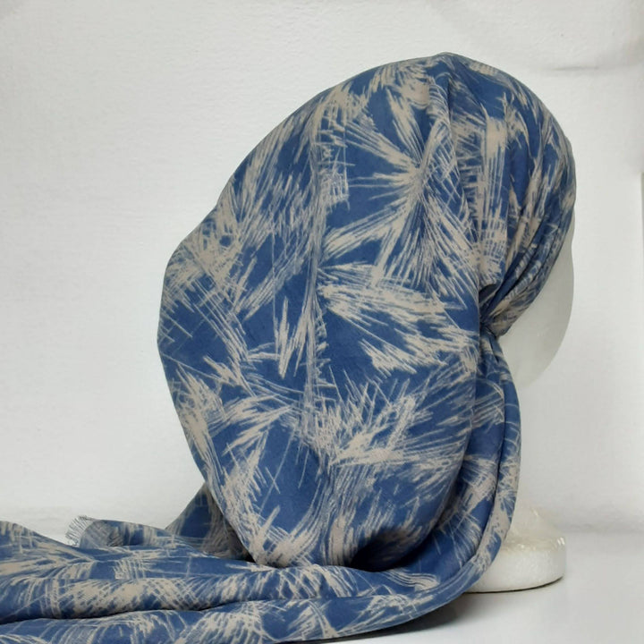 headscarf closed shaded