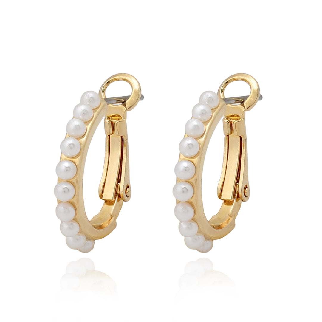 earring huggie rounded pearl