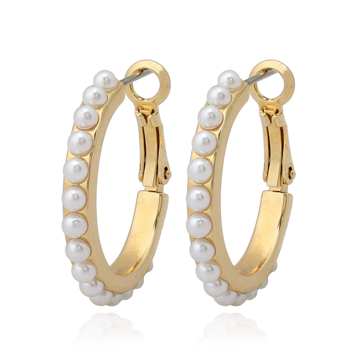 earring huggie rounded pearl